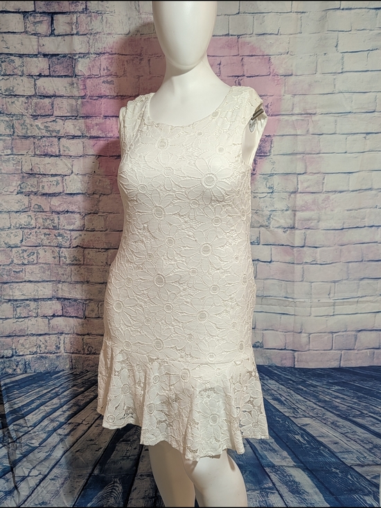 connected apparel Dresses & Skirts - Sleeveless Cream Lace Flounce Dress